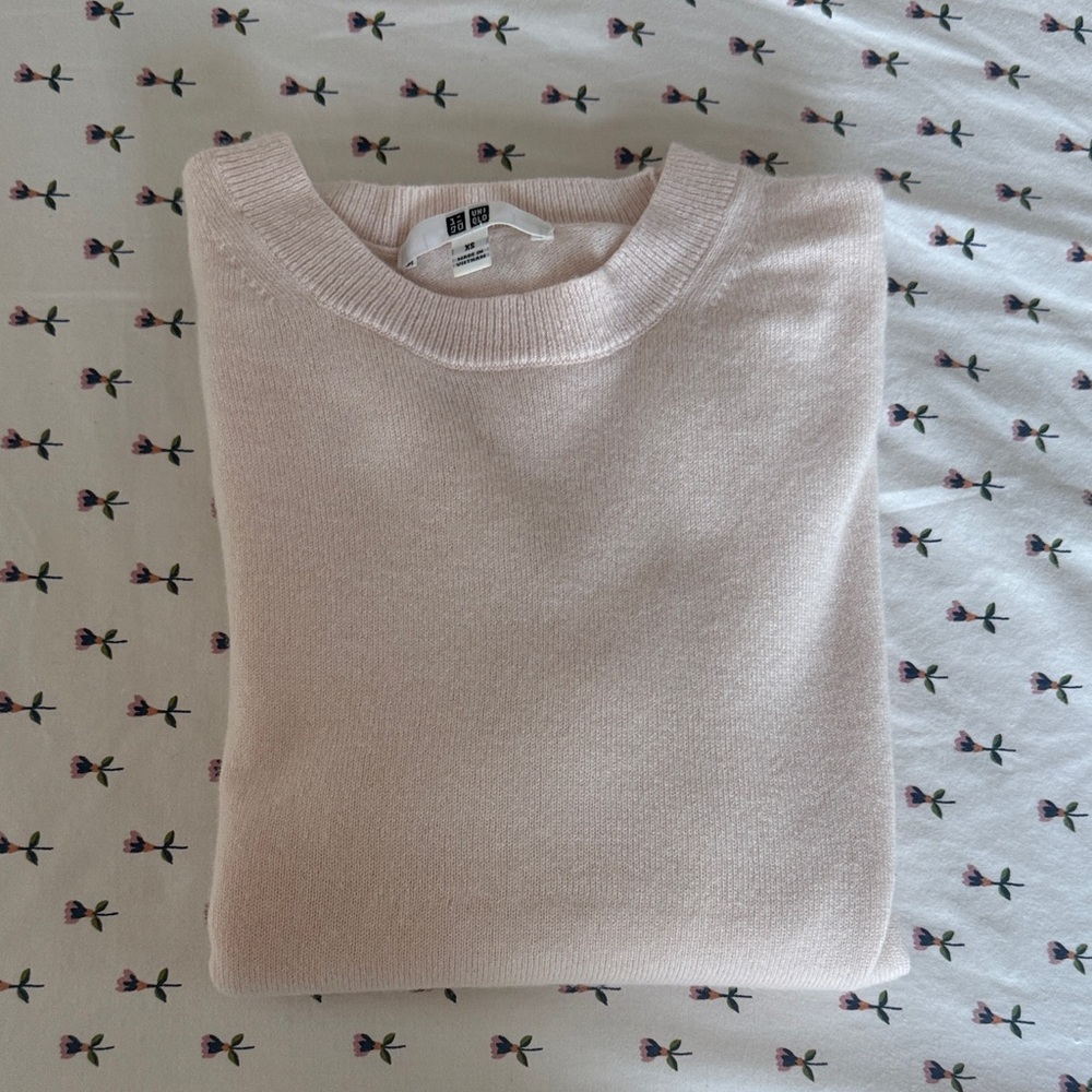 Uniqlo Women’s Cashmere Crewneck Sweater - Pale Pink